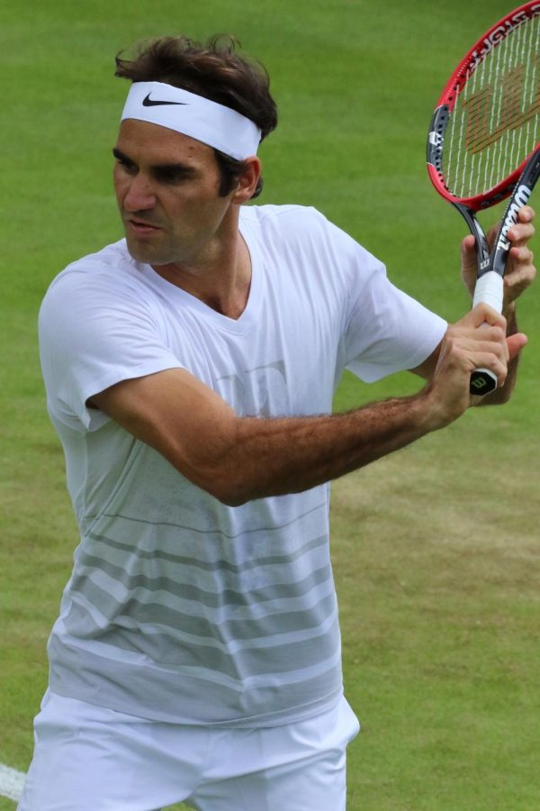 Roger+Federer+gears+up+to+return+a+ball+to+his+opponent.+Federer+announced+his+decision+to+retire+after+the+Laver+cup+in+early+September.+%E2%80%9CRoger+Federer+is+one+of+the+GOATs+of+tennis%2C%E2%80%9D+Cannon+Wheat%2811%29+said.+%E2%80%9CNow+he%E2%80%99s+retired+and+it%E2%80%99s+a+big+loss+for+the+community+of+tennis+and+we%E2%80%99re+going+to+miss+him.%E2%80%9D