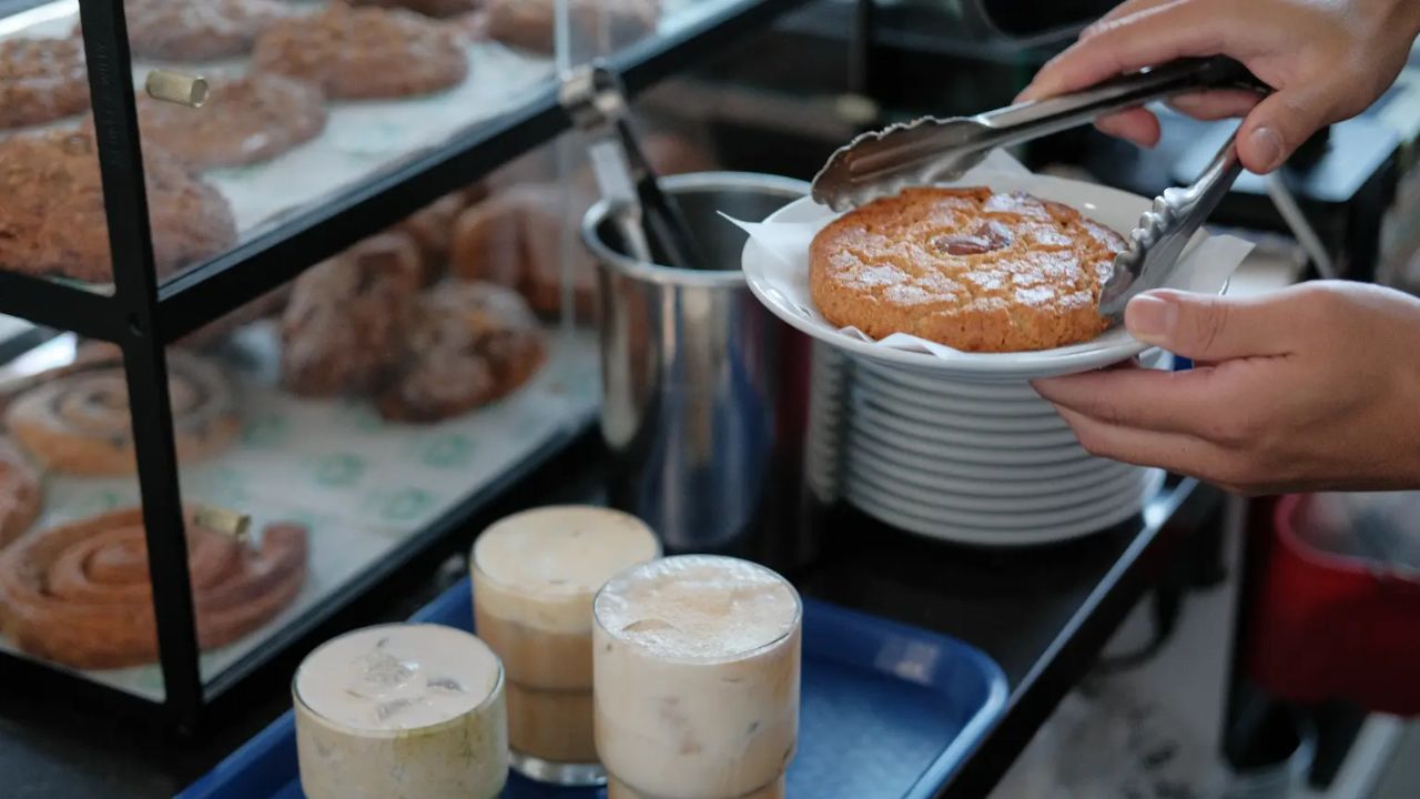 Korea’s Viral Convenience Store Craze Comes to Los Angeles With DIY Ramen, Korean Snacks and Creative Drinks