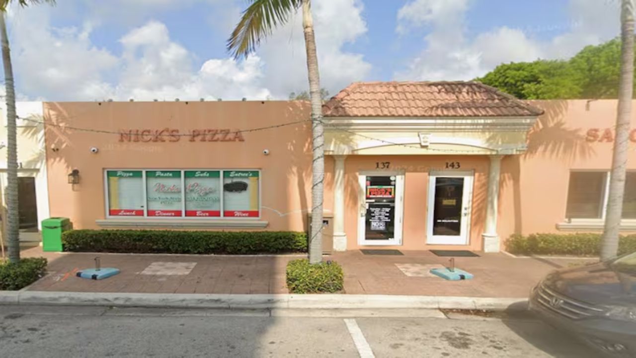 300 Rodent Droppings Found at Florida Pizzeria as Roaches Crawl Through Raw Meat Cooler