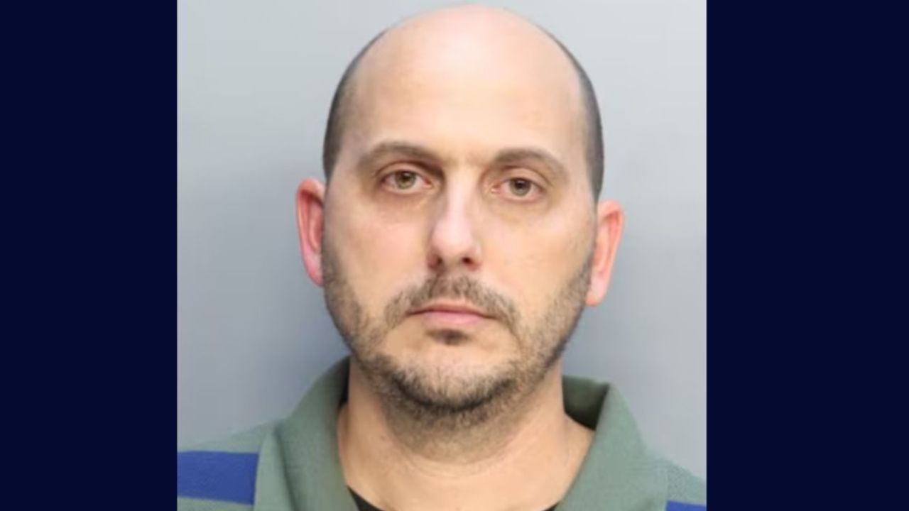 Florida Dad Accused of Beating 5-Year-Old Daughter With Bathroom Squeegee Over School Misbehavior