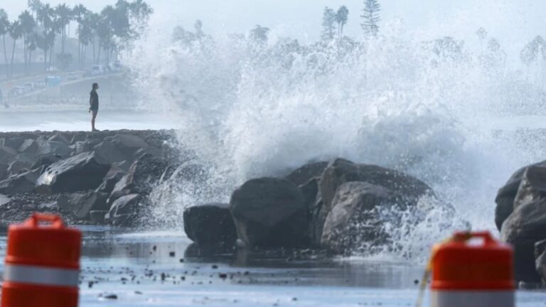 Southern California Beaches Are Disappearing, El Niño Could Make This Winter Even Worse